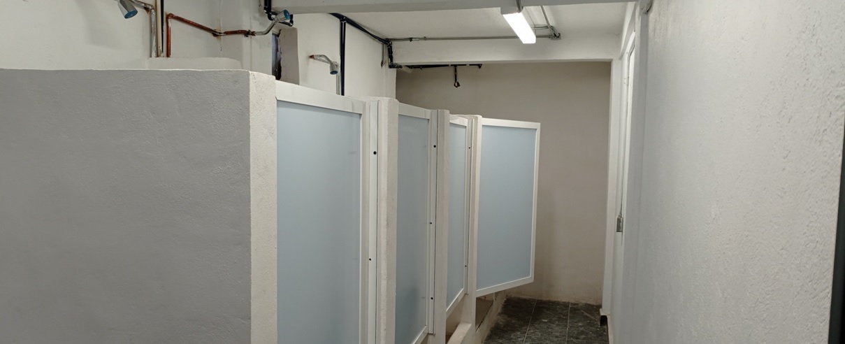 SERVICIO DE REGADERAS DISPONIBLE PARA OPERADORES DE TRANSPORTE